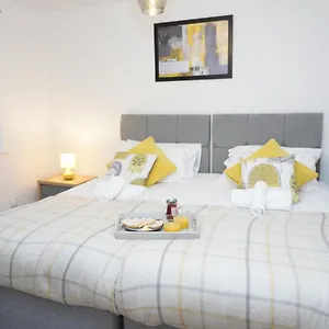 2bedrm-4guests-parking-nearstation Apartment